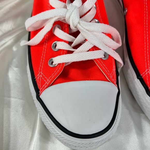 Worn Once Converse All Stars Chuck Taylor Sneaker Shoe Size 11 women’s. 9 Men’s - Picture 7 of 9